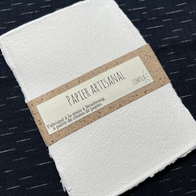 Papier artisanal blanc rectangulaire