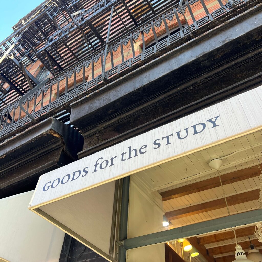 Goods for the study, papeterie à New York