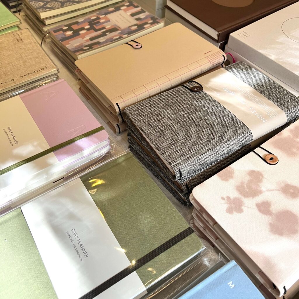 Carnets dans la papeterie Niconeco Zakkaya à New York