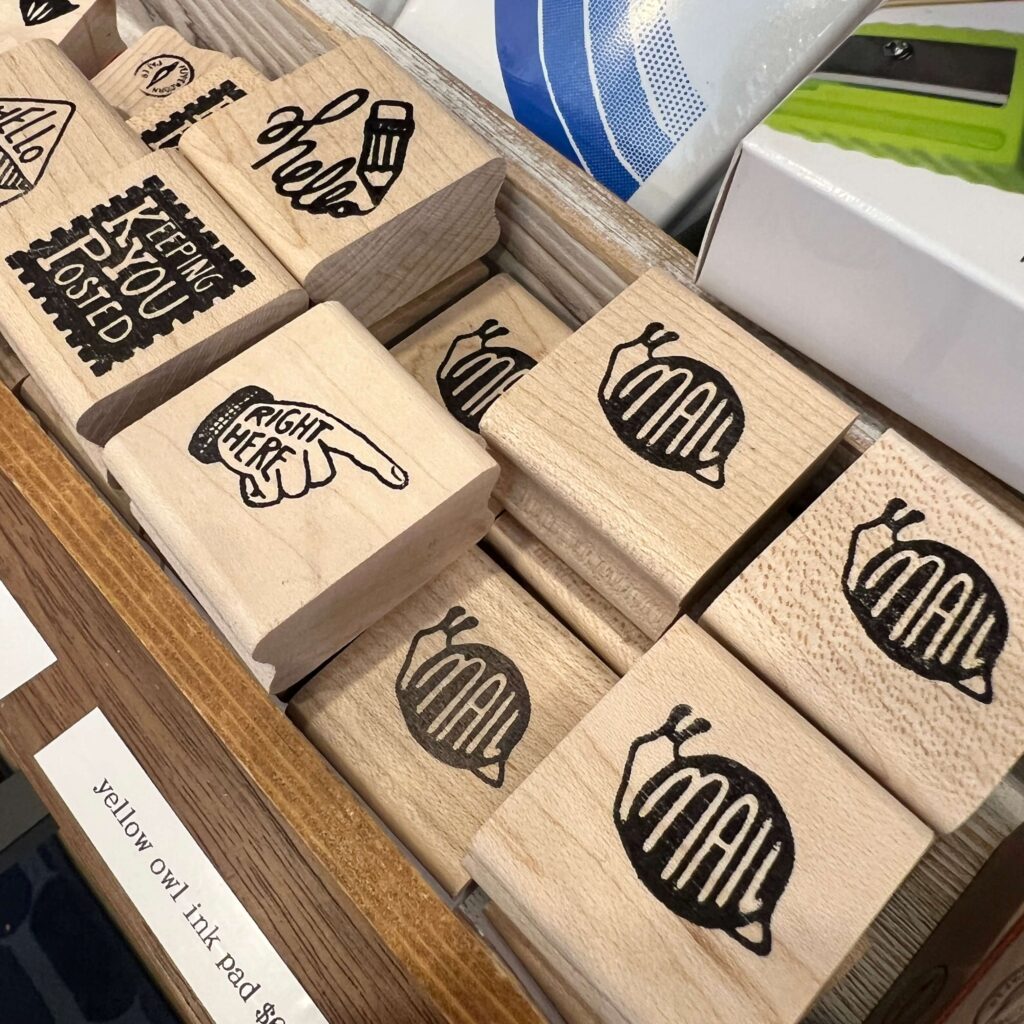 Tampons dans la papeterie The analog stationer à New York